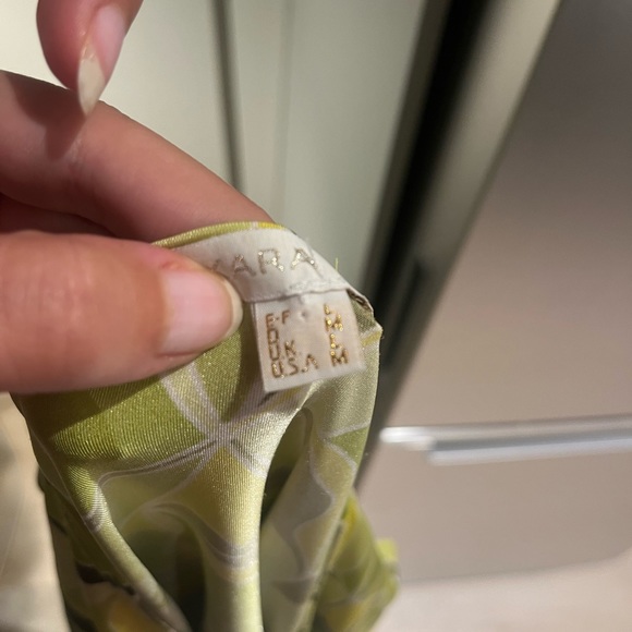 Cool vintage green top in very stretchy yet fitted. Worn once! - Picture 2 of 3